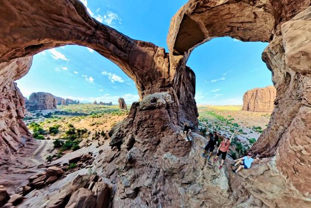 Family adventures in Moab in the USA - Arches and Canyonlands National Park and Dead Horse Point State Park in Utah