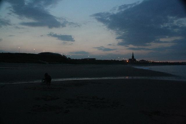 Scottish dumplings, a city in the sand, and a blood-red moon (in Tynemouth, England)