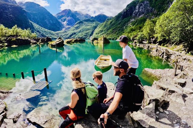 Bondhusvatnet - an easy family hike to a dreamlike place in Norway