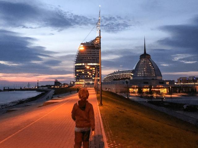 Bremerhaven with children: Around the world in 65 hours