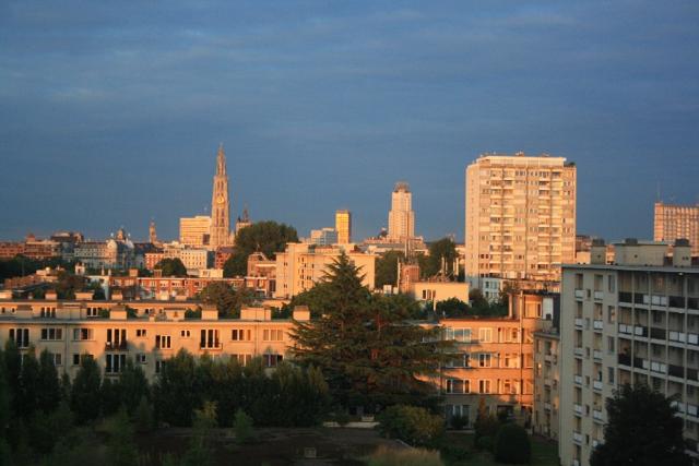 Pratchett in a prefab building: From the city's greatest couch surfer (in Antwerp, Belgium)