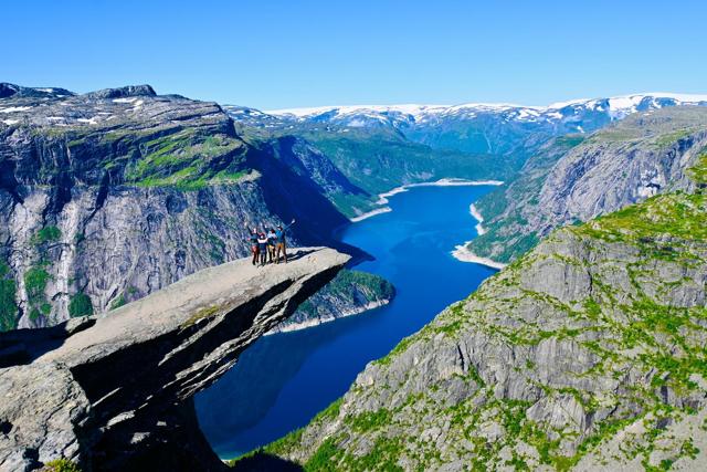The hike to Trolltunga – also feasible for children?