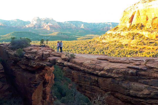 Arizona: Hiking in Sedona to Devil's Bridge