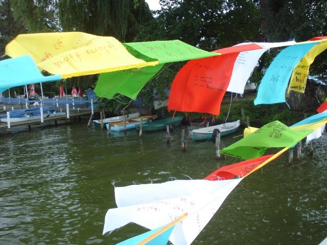 With the Dalai Lama on the bathing island (in Steinhude, Germany)