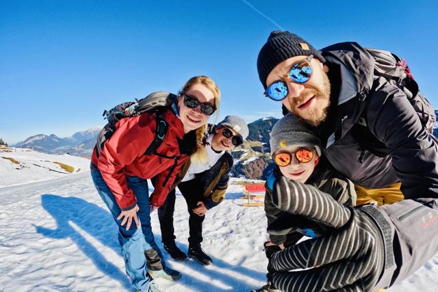 In winter as a family on the Hohe Salve - skiing, tobogganing and snowshoeing