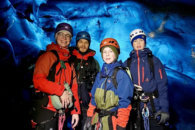 A glacier tour on Breiðamerkurjökull with Glacier Adventure in the south of Iceland